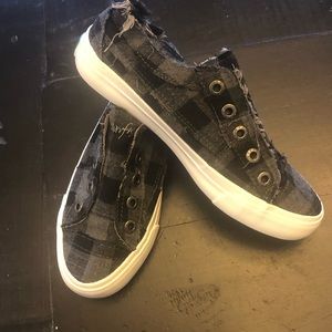 Blowfish Malibu “Play” Black Gray Check Slip On Sneakers. SZ 7